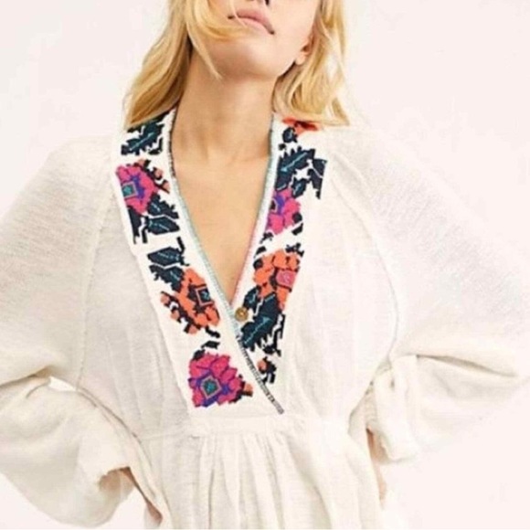 Rare Free People White Rose Red Embroidered Tunic Top - Picture 8 of 8